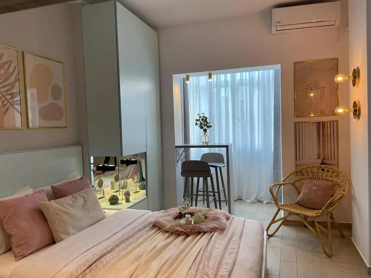 Apartment Marshmallow - Homey Central Studio Bucharest Romania
