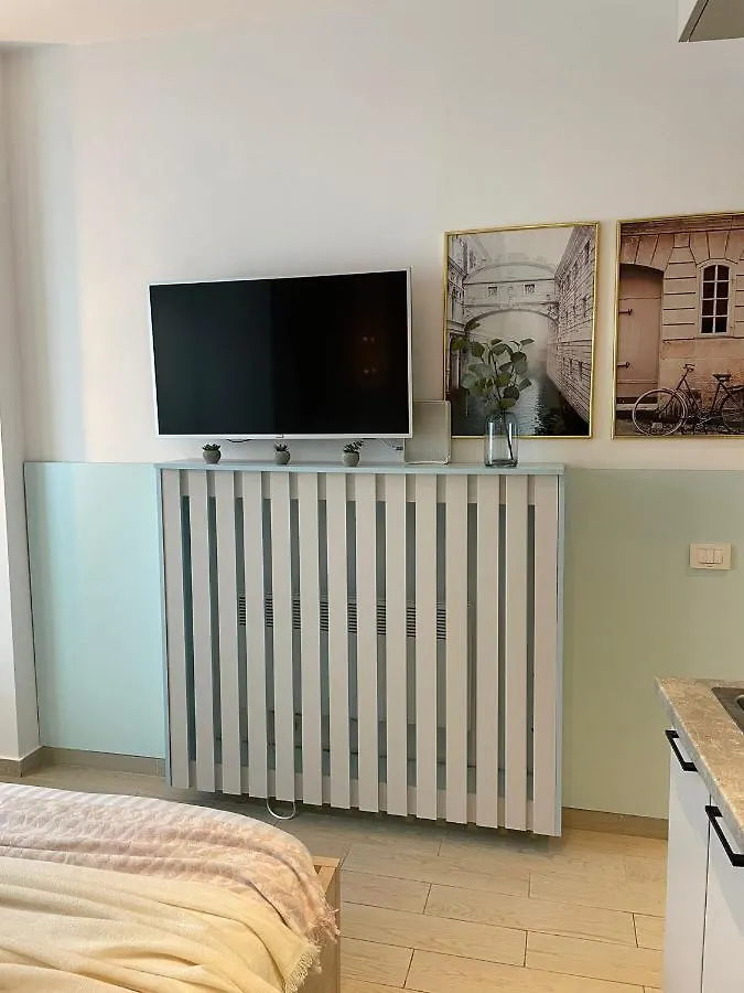 Marshmallow - Homey Central Studio Bucharest Romania