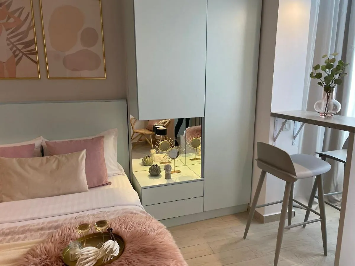 Marshmallow - Homey Central Studio Bukarest Apartment
