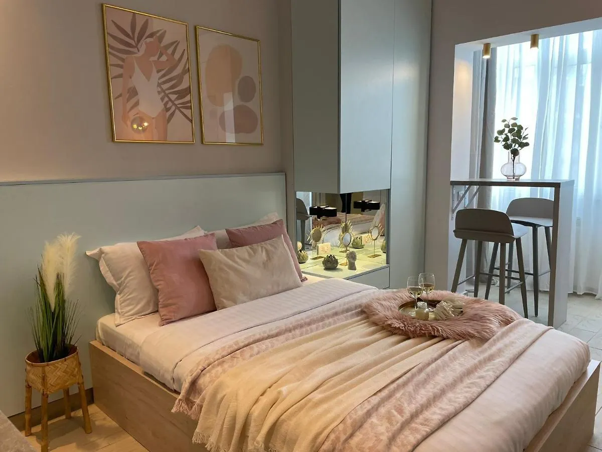 Marshmallow - Homey Central Studio Bukarest