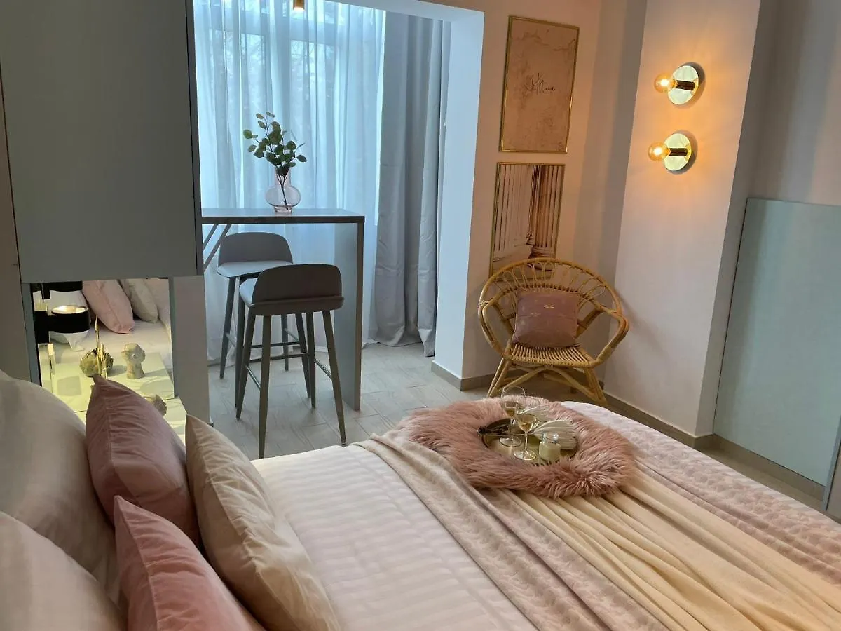 Apartment Marshmallow - Homey Central Studio Bucharest Romania